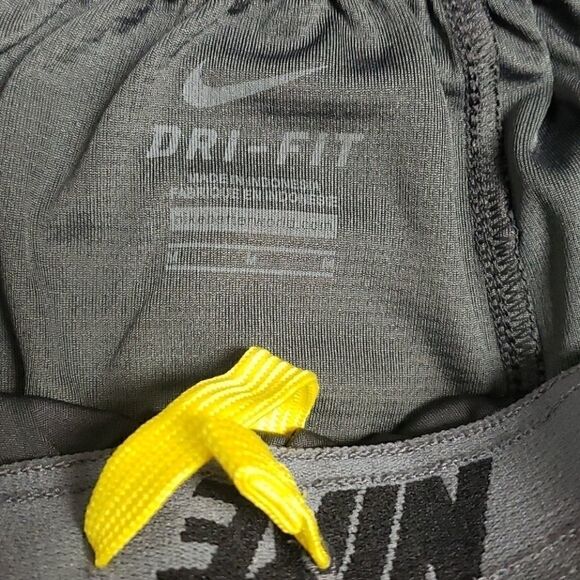 NIKE MLB BASEBALL DRI-FIT BLACK AND YELLOW SHORTS, SIZE MEDIUM - Picture 7 of 8